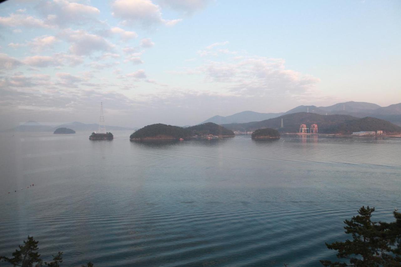 Tongyeong Bridge Hotel Exteriör bild